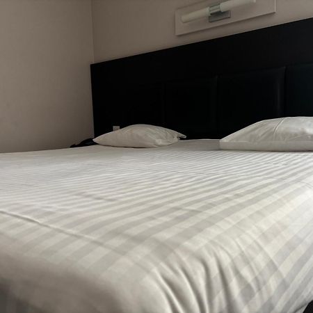 Hotel La Louve 라루비에르 외부 사진