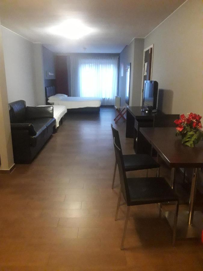 Hotel La Louve 라루비에르 외부 사진