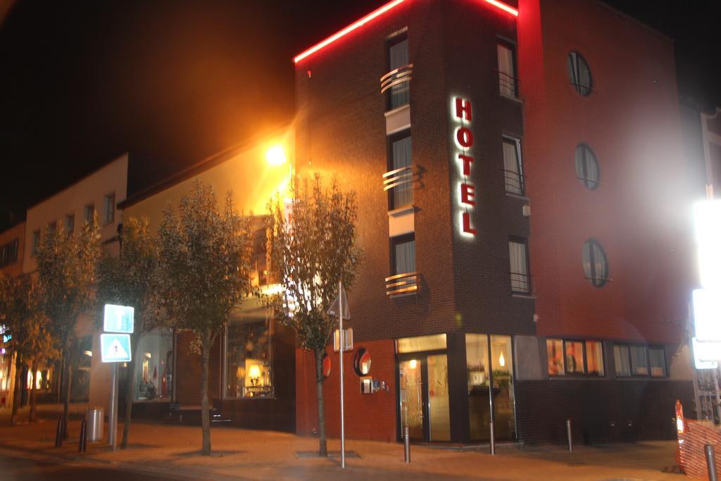 Hotel La Louve 라루비에르 외부 사진