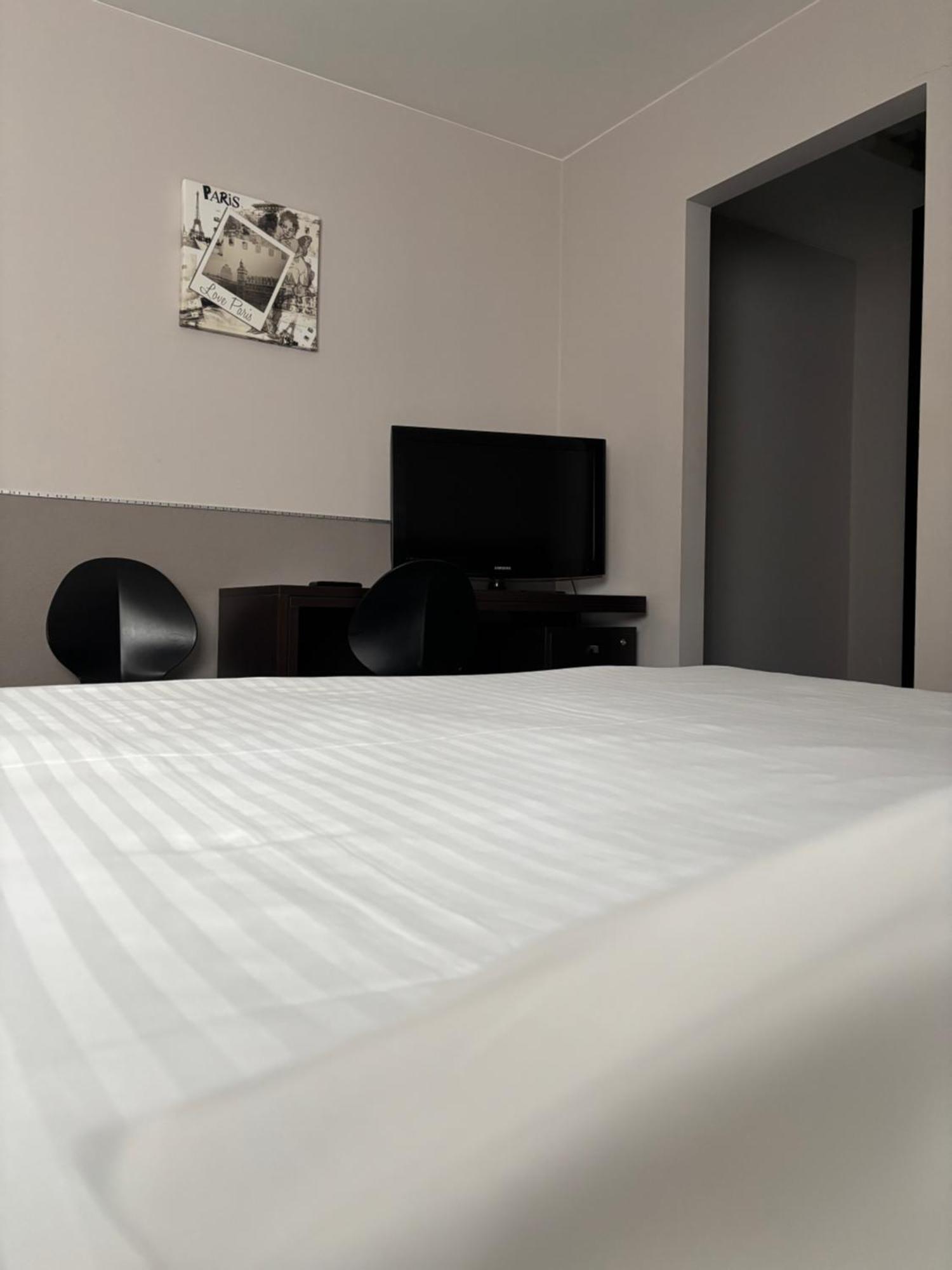 Hotel La Louve 라루비에르 외부 사진