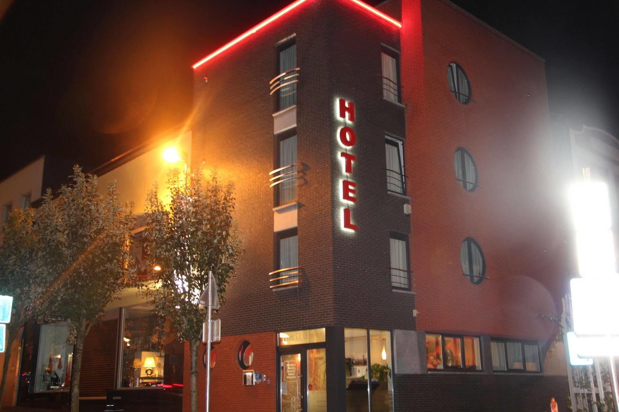 Hotel La Louve 라루비에르 외부 사진
